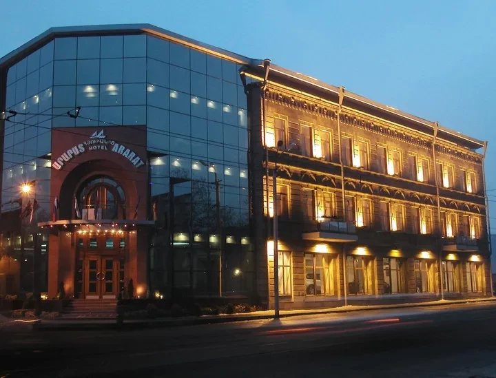 هتل آرارات ایروان (Ararat Hotel)