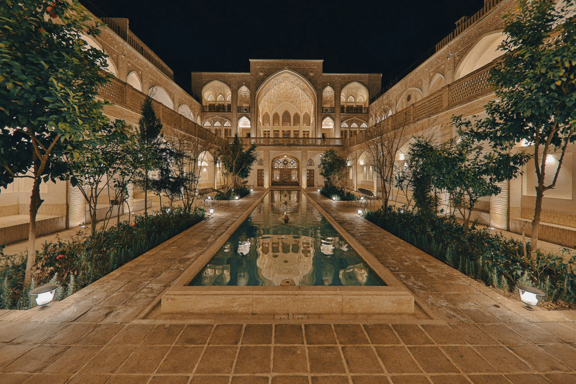 بوتیک هتل عمارت بالابان