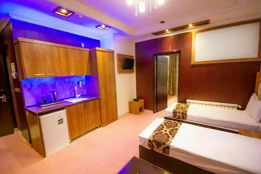 سوئیت یک خوابه چهارتخته